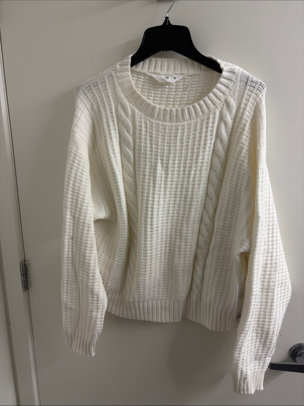 Classic Cable Crewneck Sweater - Cream